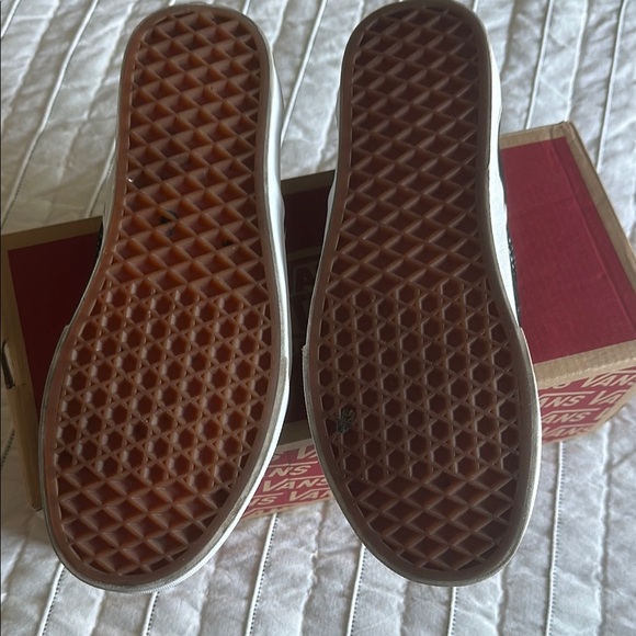 Vans Classic Black Slip-On Shoes - Picture 6 of 7